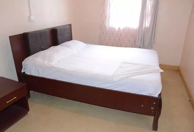 هتل The Victorian Resort Kikuyu