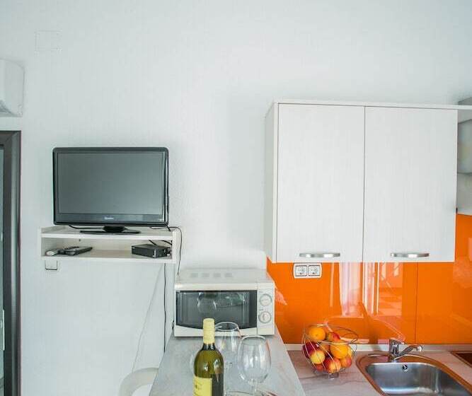 Kaja Right Next To The Beach