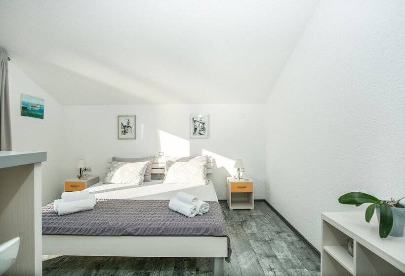 Kaja Right Next To The Beach