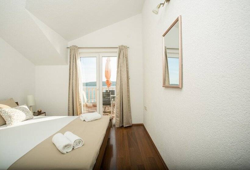 Kaja Right Next To The Beach