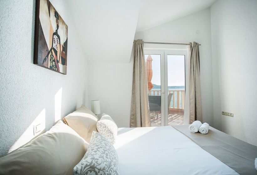 Kaja Right Next To The Beach