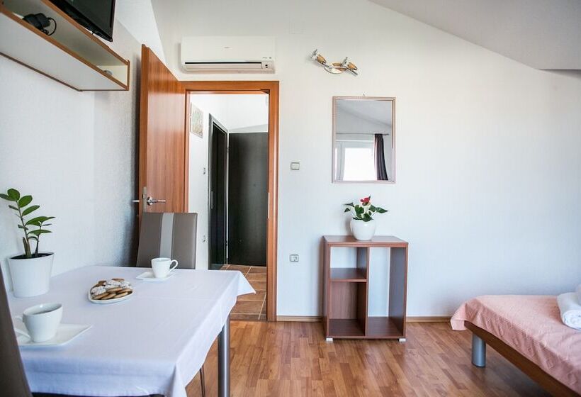 Kaja Right Next To The Beach