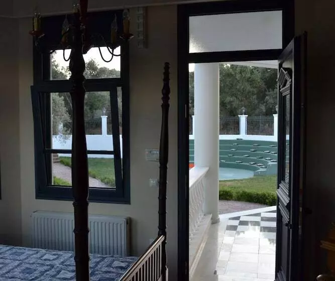 Mikamas Villa