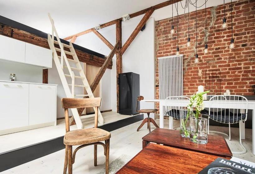 Old New  Szczepanska