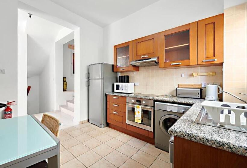 Villa Azura Sunrise By Ezoria Villas