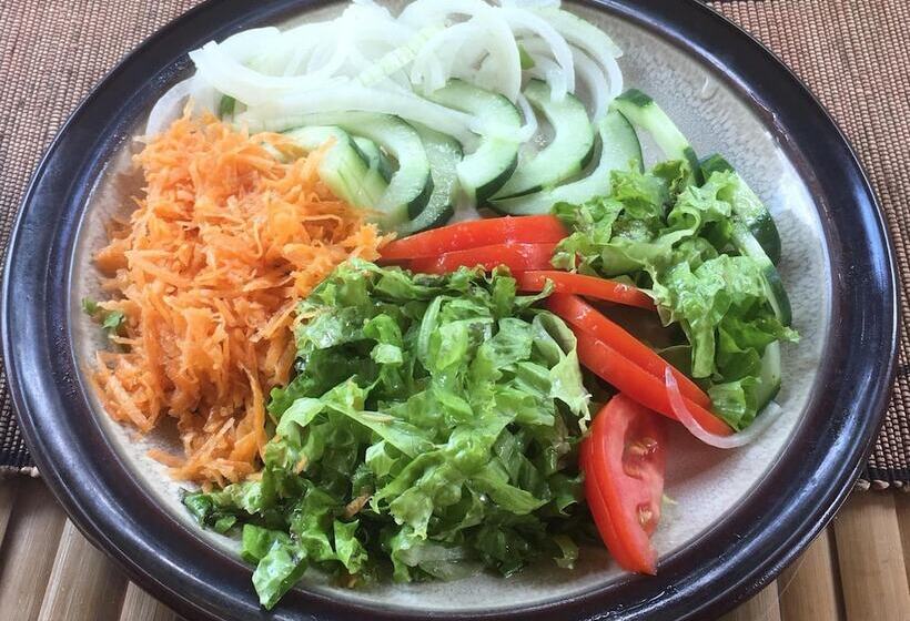 تختخواب و صبحانه Beach Garden Bnb