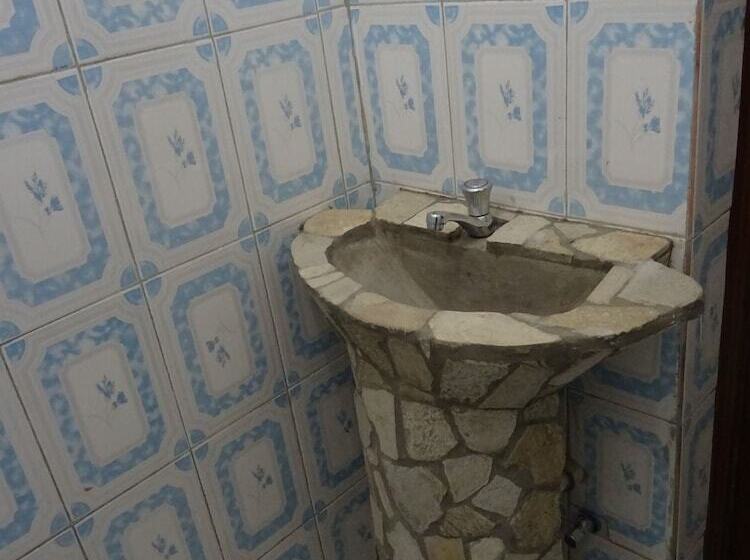 تختخواب و صبحانه Beach Garden Bnb