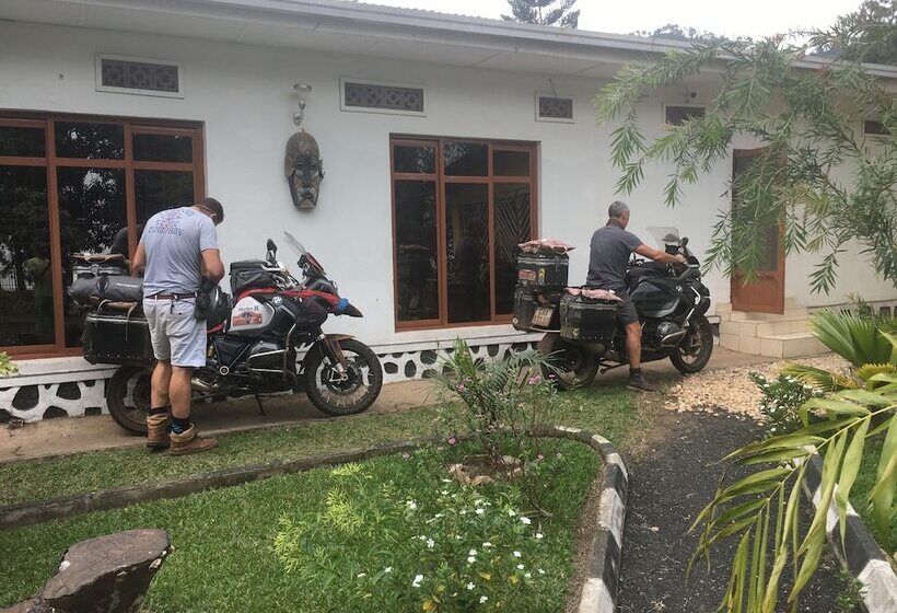 تختخواب و صبحانه Beach Garden Bnb