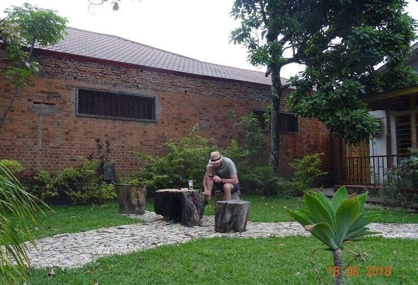 تختخواب و صبحانه Beach Garden Bnb