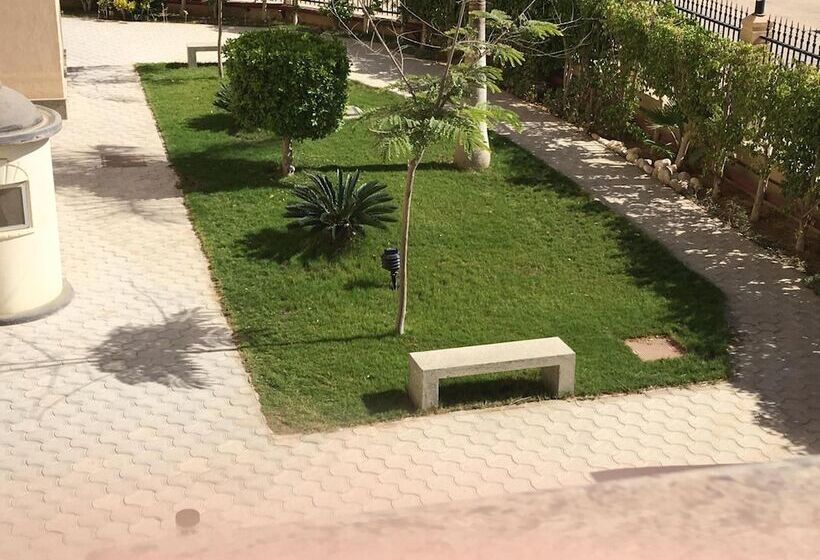 E Just Hotel Borg El Arab