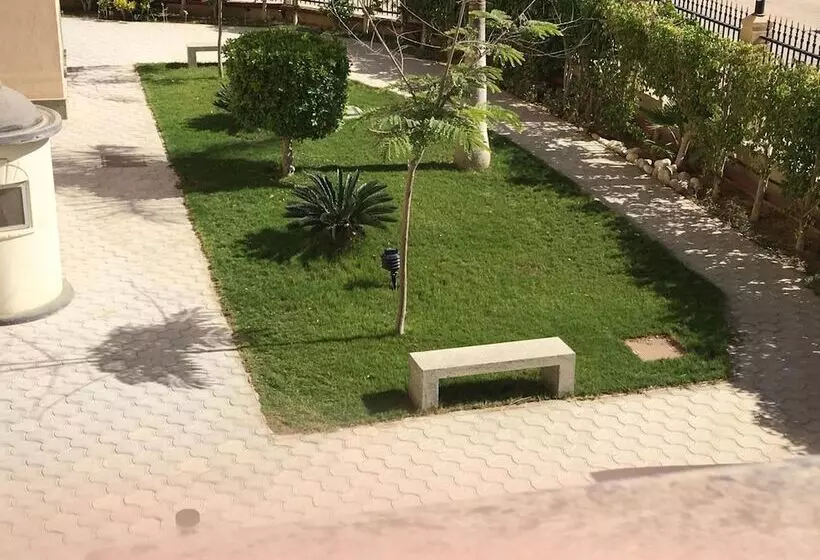 E Just Hotel Borg El Arab