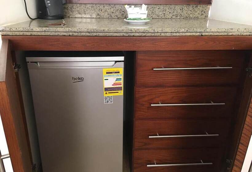 E Just Hotel Borg El Arab