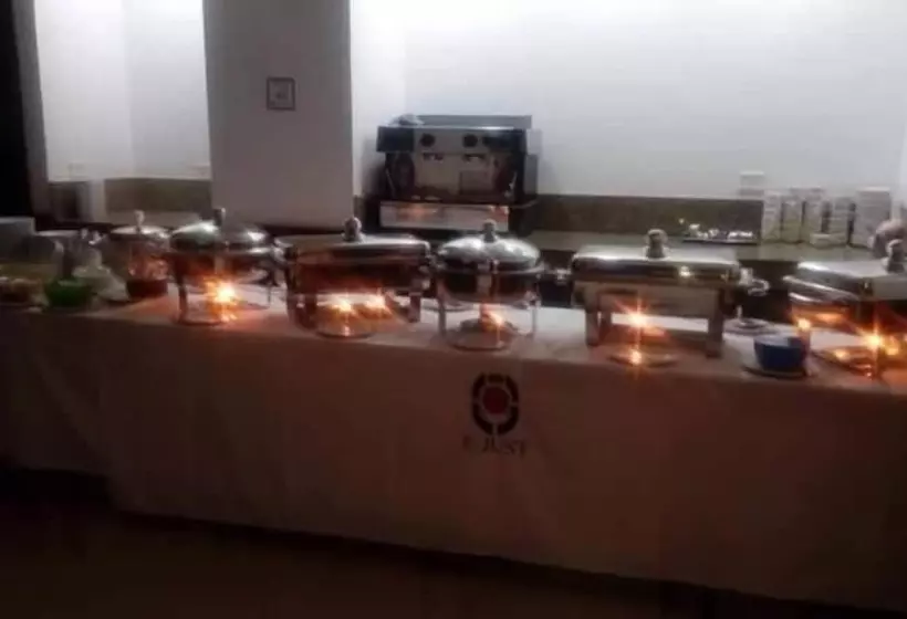 E Just Hotel Borg El Arab