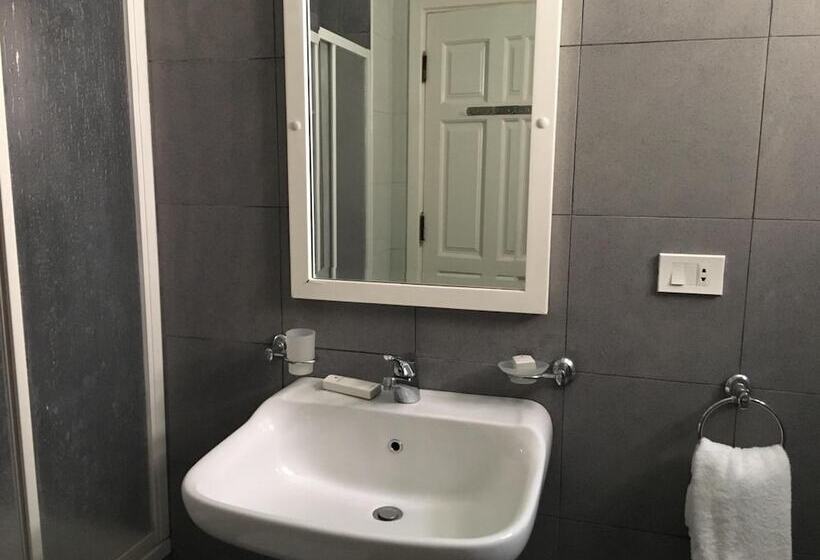 E Just Hotel Borg El Arab