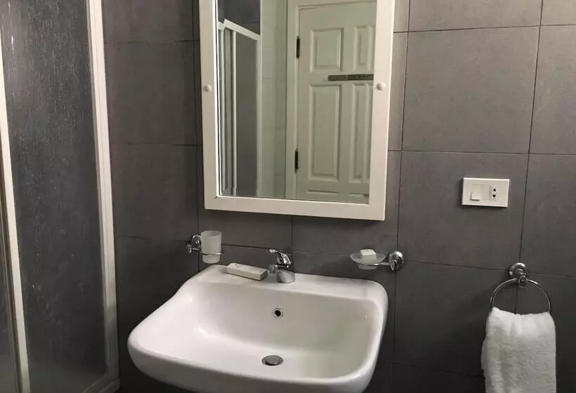 E Just Hotel Borg El Arab