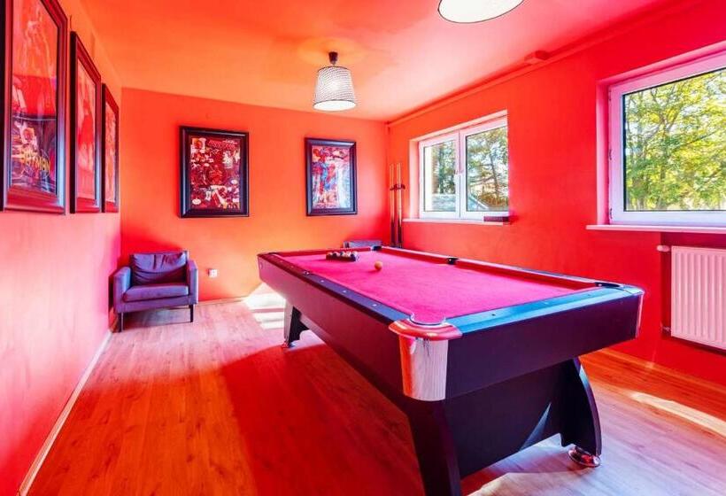 پانسیون Resort Moderna Jastrzębia Góra