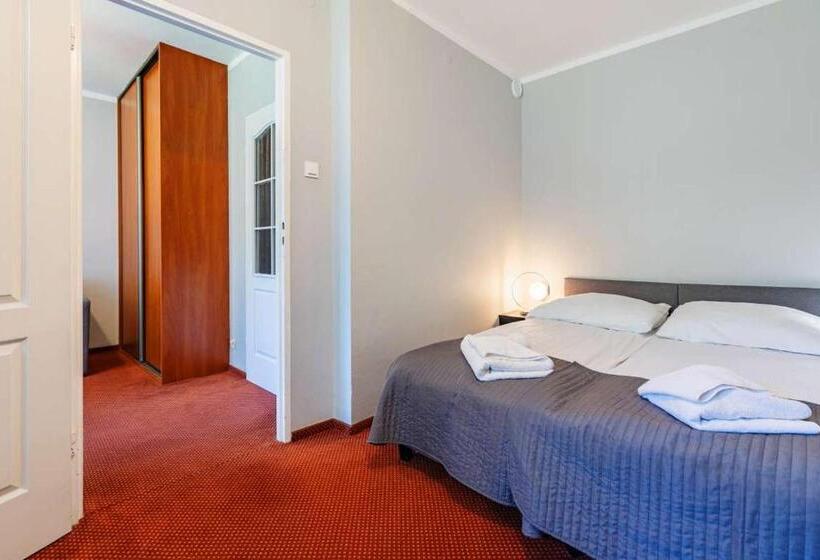 پانسیون Resort Moderna Jastrzębia Góra