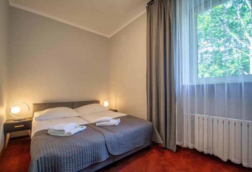 پانسیون Resort Moderna Jastrzębia Góra