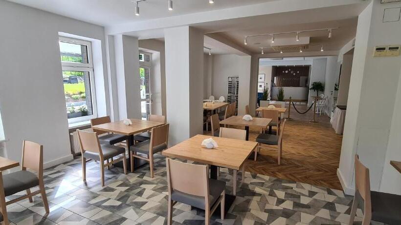 پانسیون Resort Moderna Jastrzębia Góra