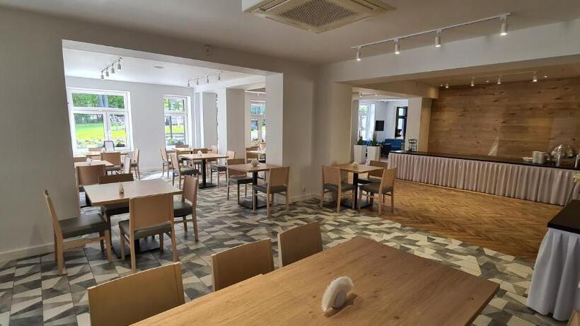 پانسیون Resort Moderna Jastrzębia Góra