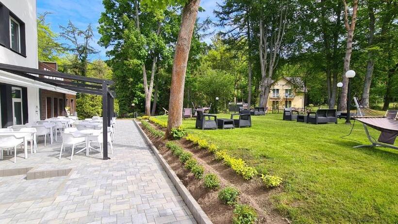 پانسیون Resort Moderna Jastrzębia Góra