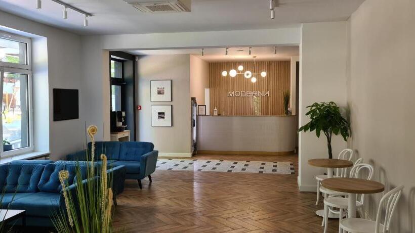 پانسیون Resort Moderna Jastrzębia Góra