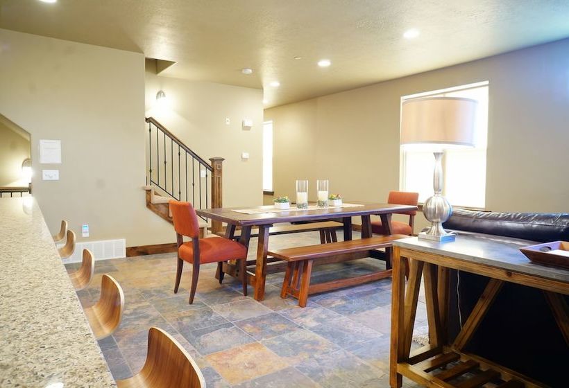 Abode At Mountain Haus