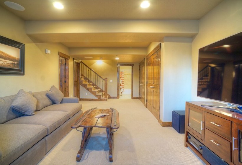 Abode At Mountain Haus