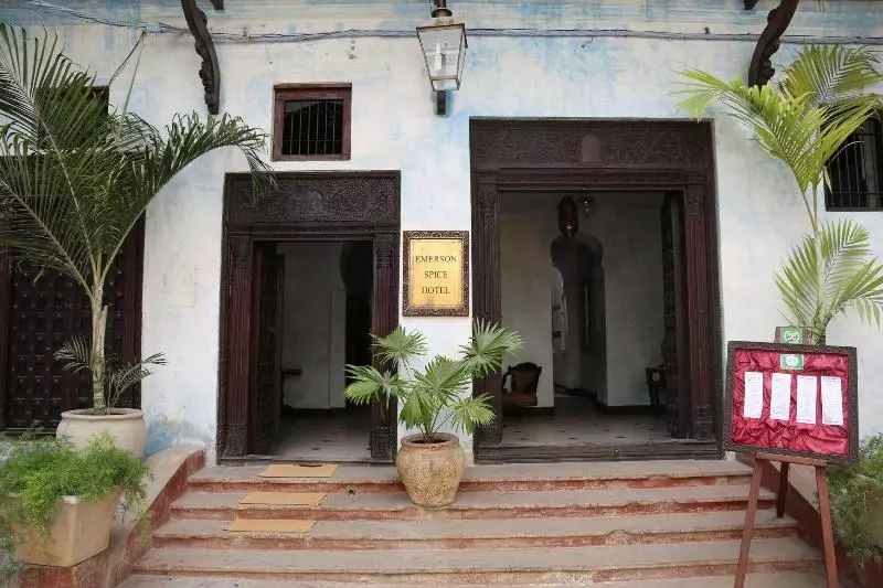 هتل Emerson Spice