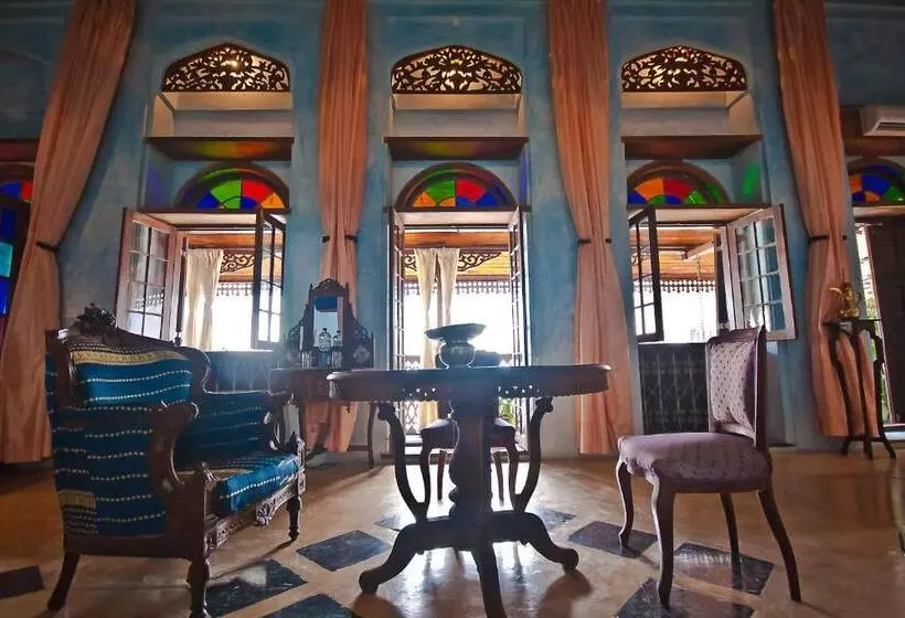 هتل Emerson Spice