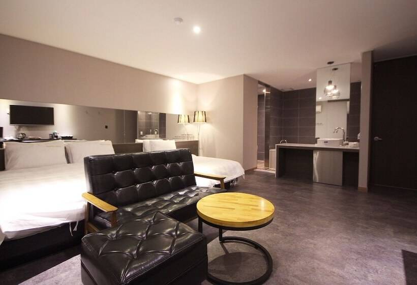 בית מלון כפרי Paradise