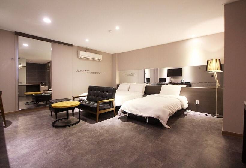 בית מלון כפרי Paradise