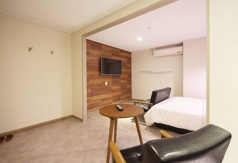 בית מלון כפרי Paradise