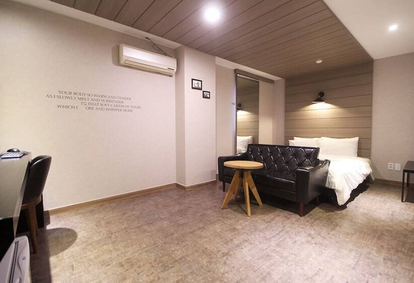 בית מלון כפרי Paradise