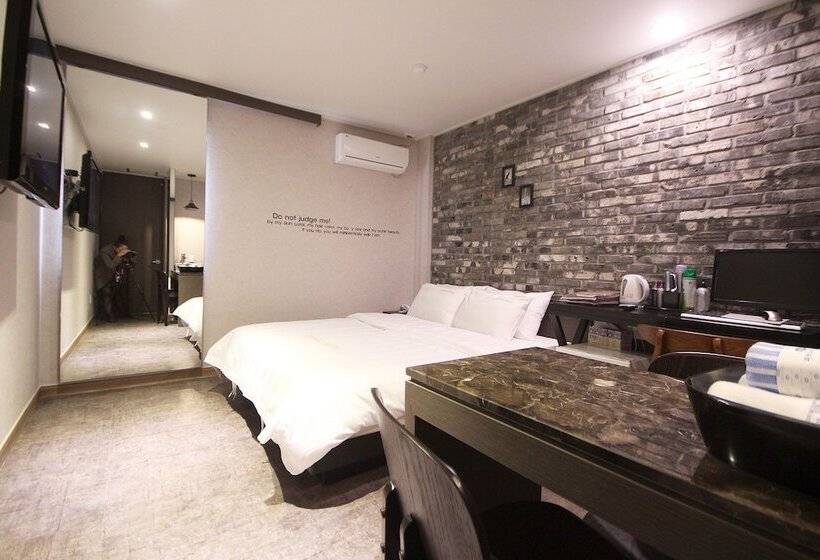 בית מלון כפרי Paradise