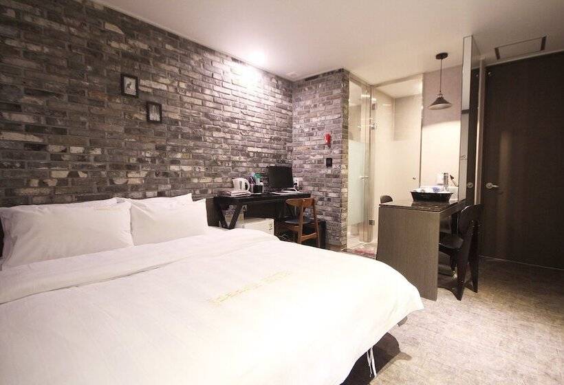 בית מלון כפרי Paradise