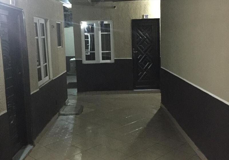 هتل Roppongi Bar And Lodge