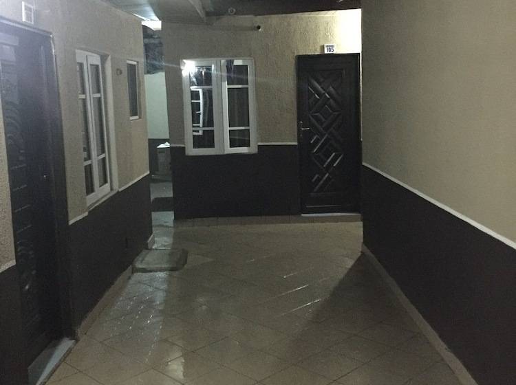 هتل Roppongi Bar And Lodge