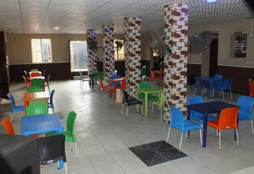 هتل Roppongi Bar And Lodge