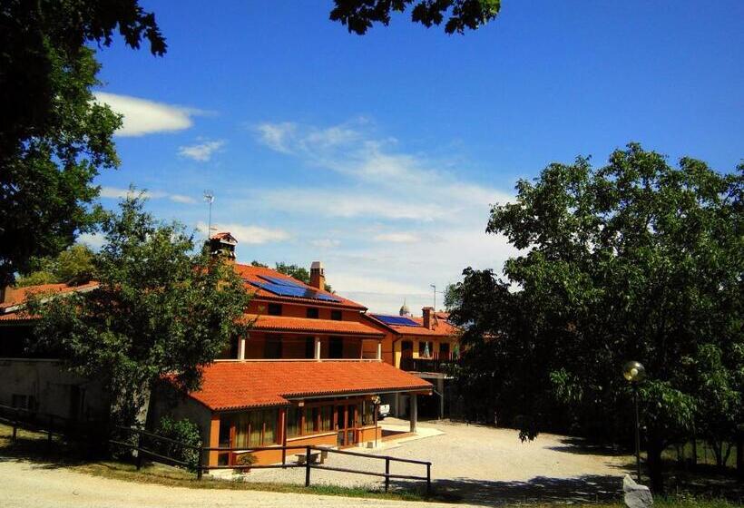 בית מלון כפרי Agriturismo Radovic