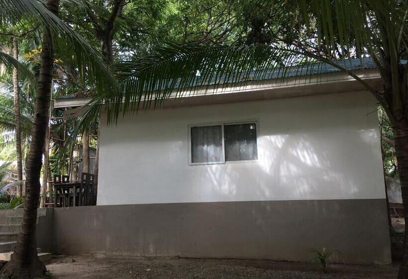 ホテル The Pelicans Castaway