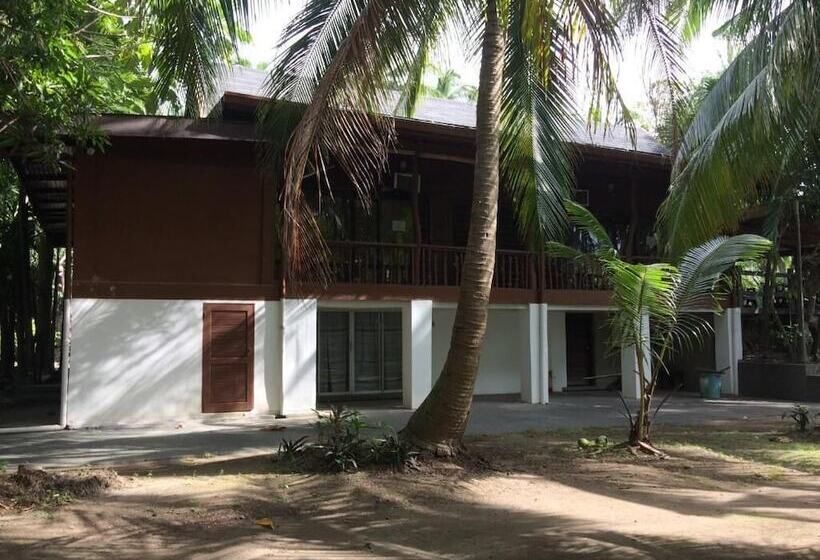 ホテル The Pelicans Castaway