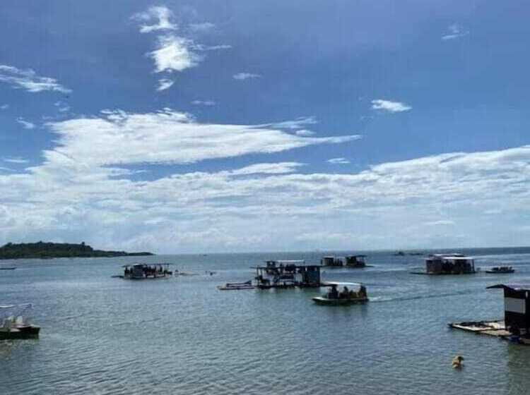 ホテル The Pelicans Castaway