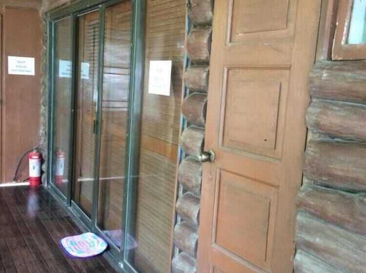 ホテル The Pelicans Castaway