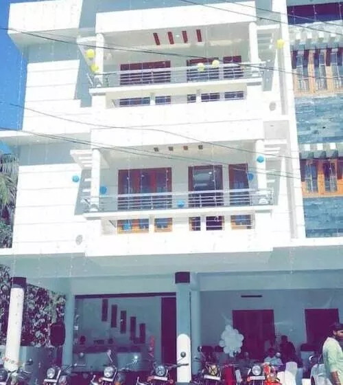 ホテル White Portico