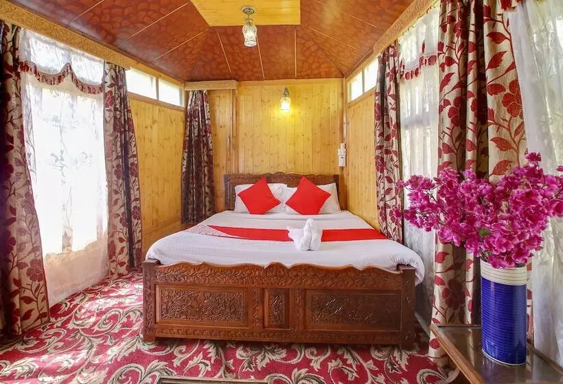 ペンション Amina Houseboat By Oyo Rooms