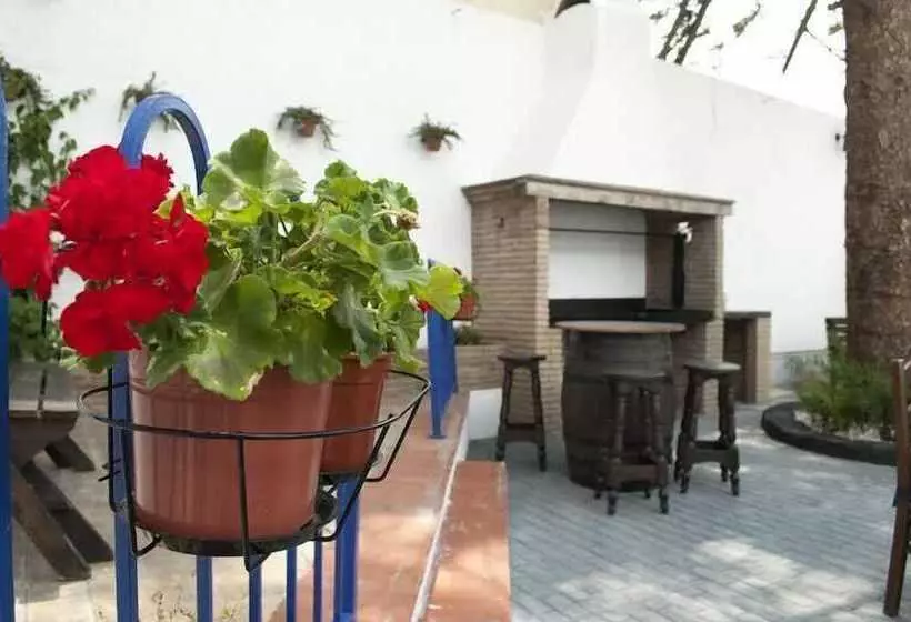 Retkeilymaja Restaurant La Mecedora