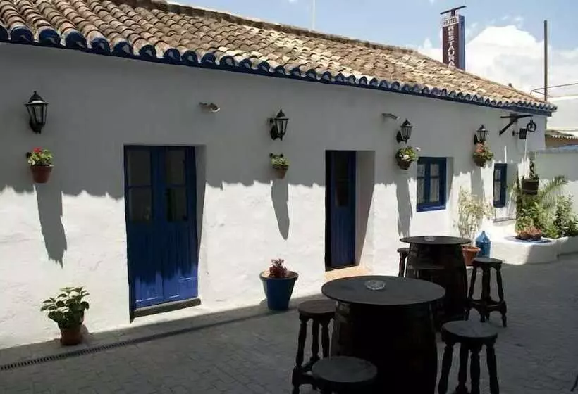 Retkeilymaja Restaurant La Mecedora