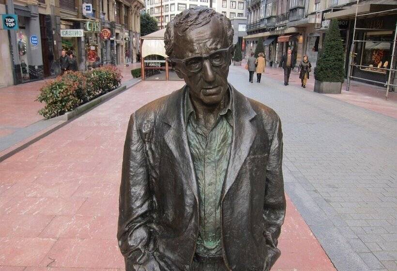 Отель Reyes Astures