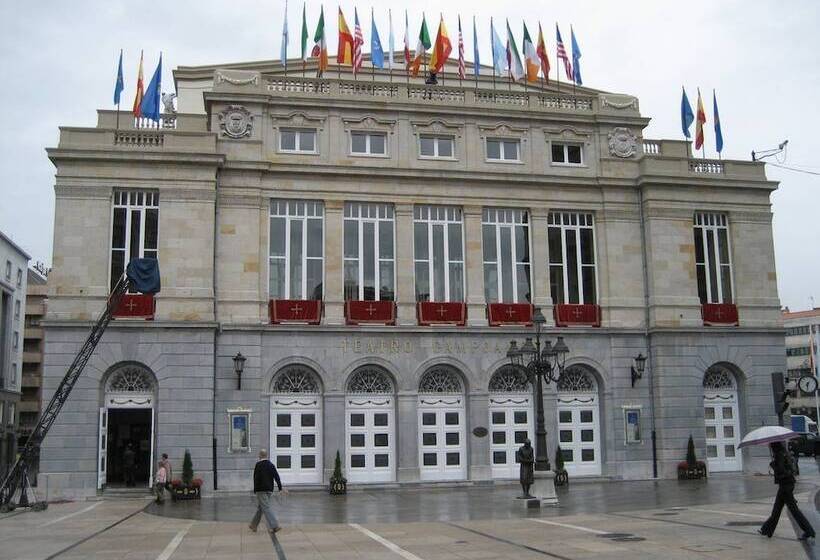 Отель Reyes Astures